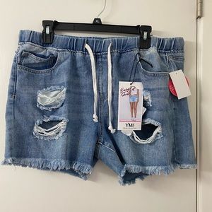 NWT distressed pull on shorts size XL